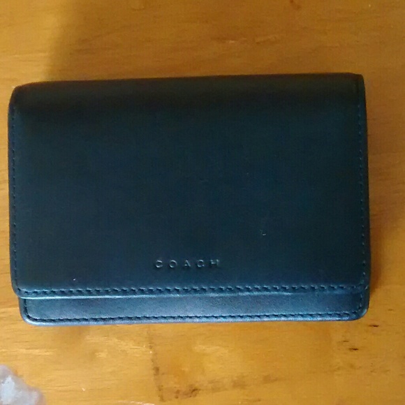 Coach Handbags - Coach Black Glove Leather Coin Card Case